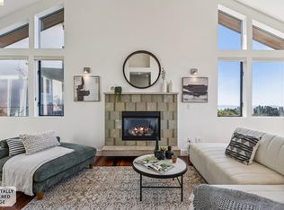 46 Carisbrook Ln, Oakland, CA 94611