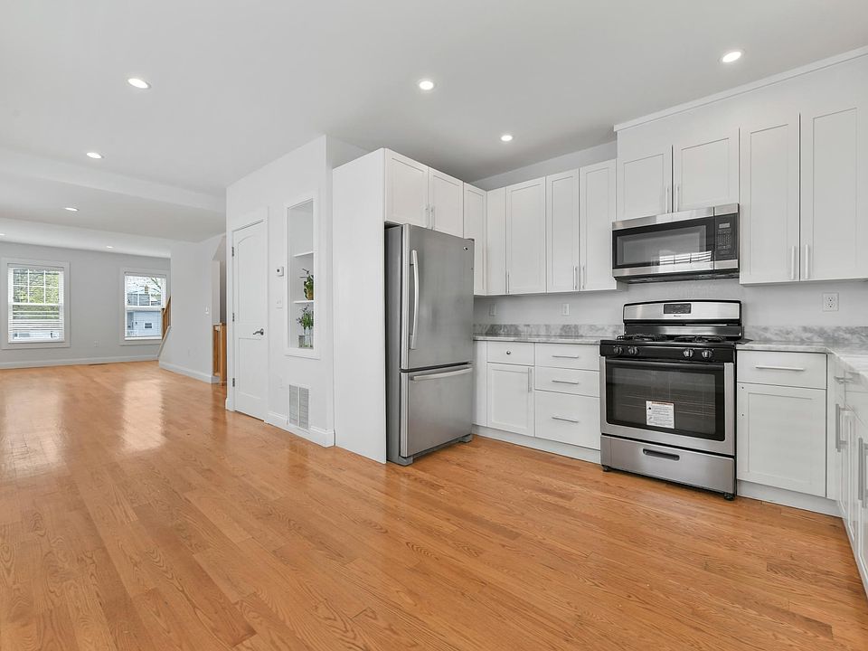 1st image of 30 River St