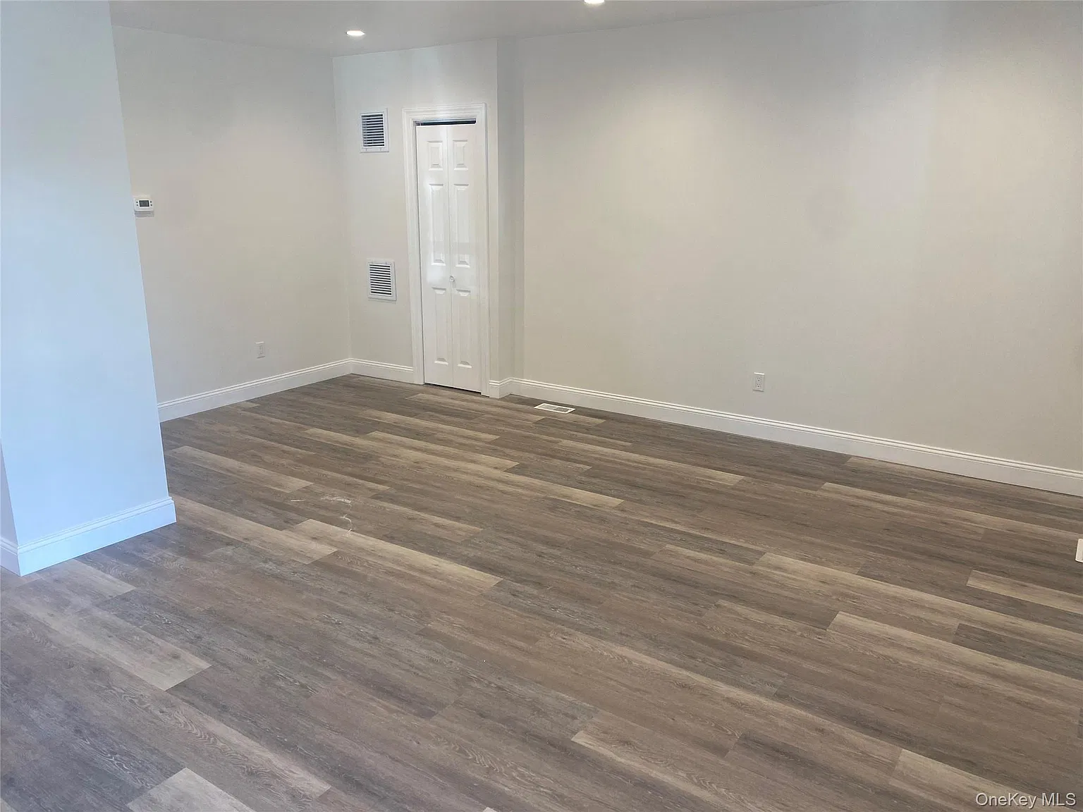 2 bed, 1.0 bath, 900 sqft, $3,400 — Photo 4