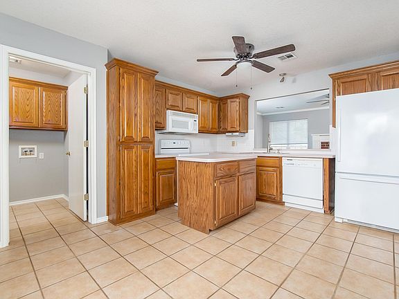 3rd image of 341 W Strasburg Way