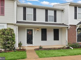 853 Oak Leaf Ct, Warrenton, VA 20186