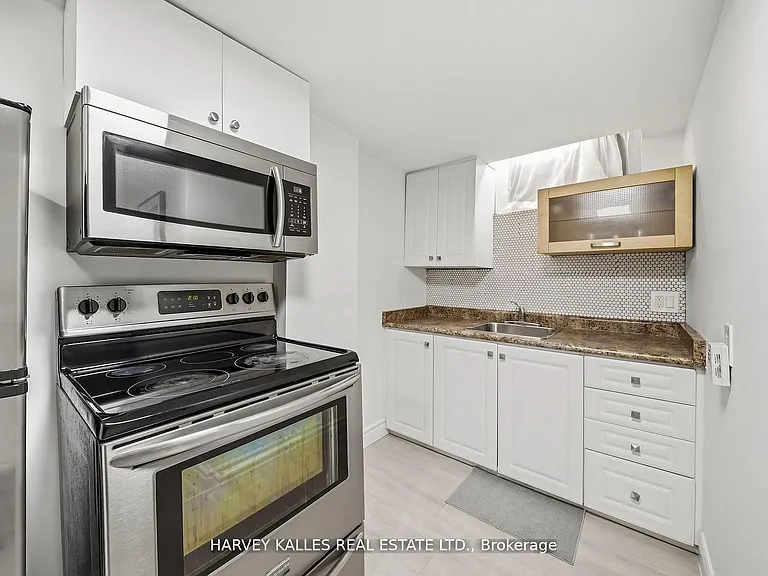 568 Northcliffe Blvd — Photo 31