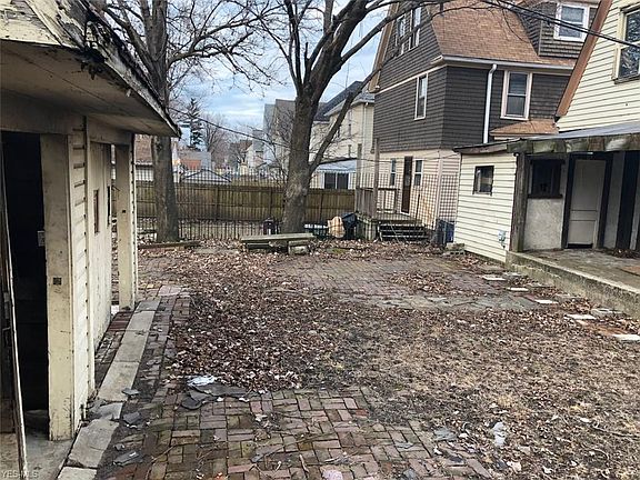 4th image of 1366 W 89th St