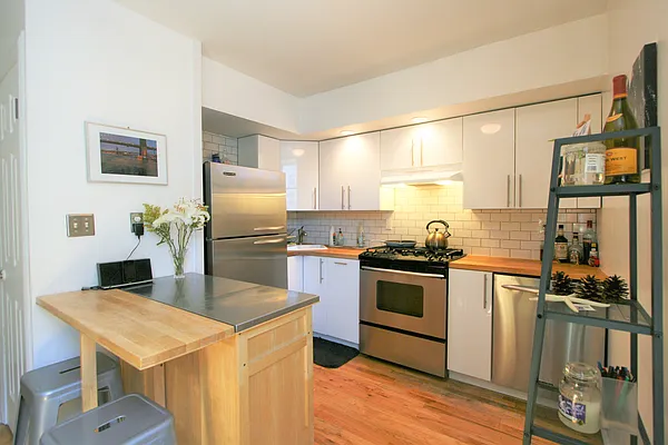 Rented by R New York | media 1