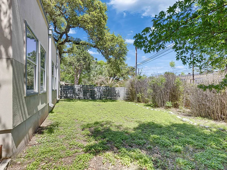 3808 Menchaca Rd — Photo 26