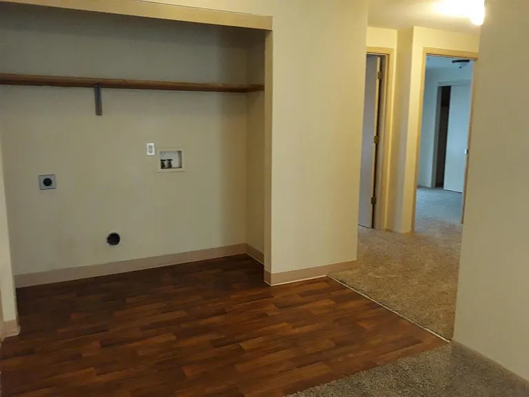 274 SE Kingwood Ave — Photo 5