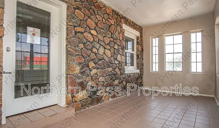 7320 Dale Rd #MAIN HOUSE — Photo 3