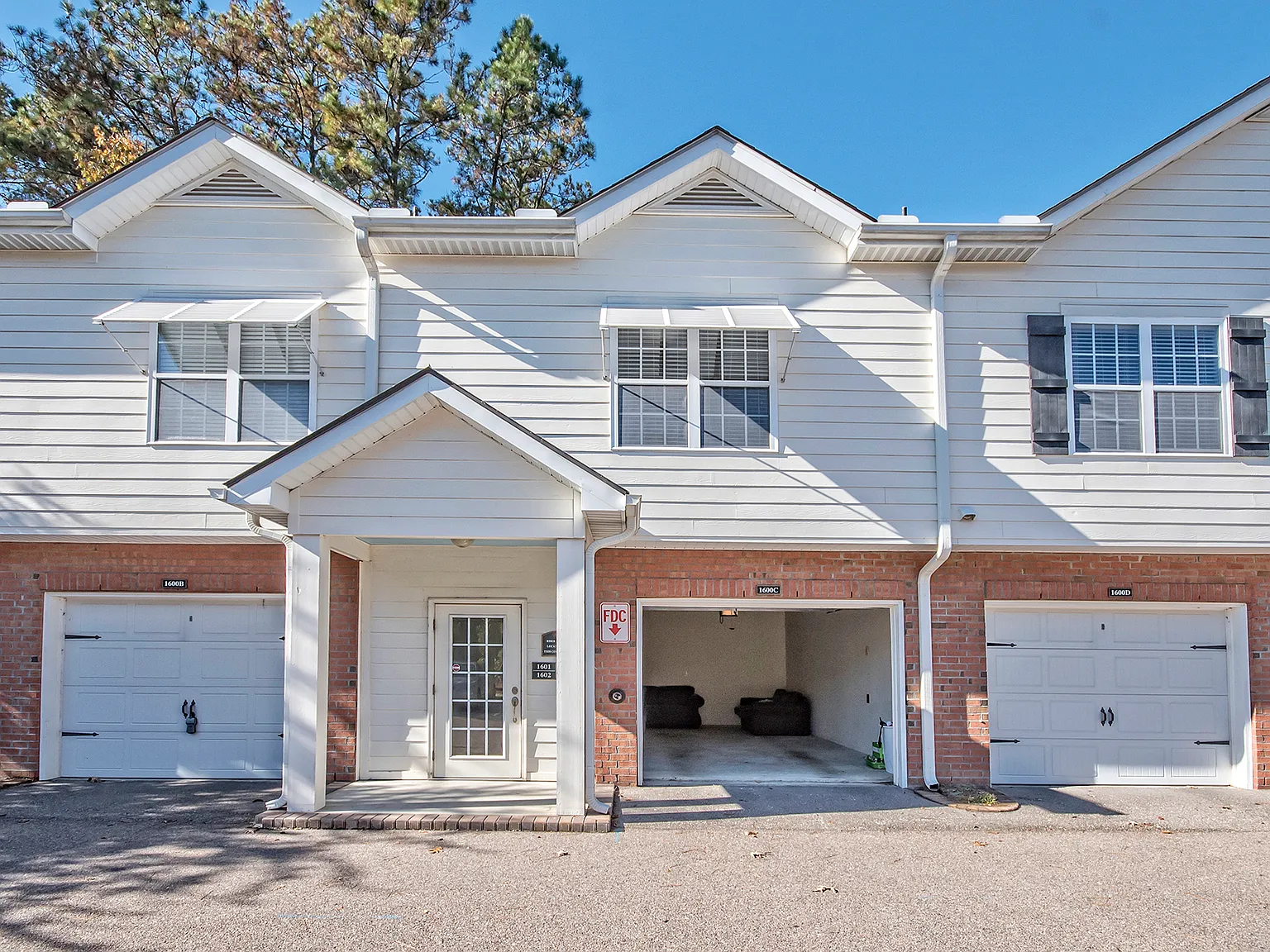 1602 Basildon Rd - Mount Pleasant - 1 — Photo 4