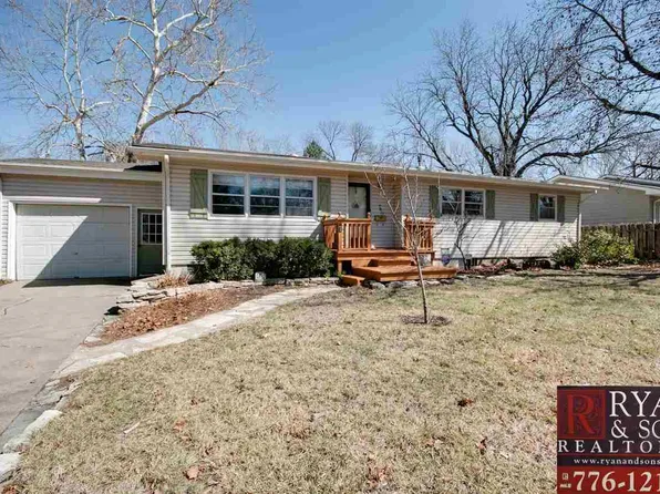 740 Elling Dr, Manhattan, KS 66502
