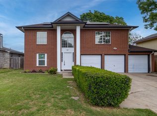 641 Lemon Dr, Arlington, TX 76018