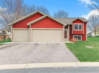 1490 Fireside Rd, Waconia, MN 55387