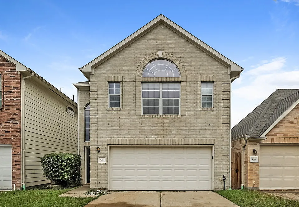 814 Forest Ivy Ln