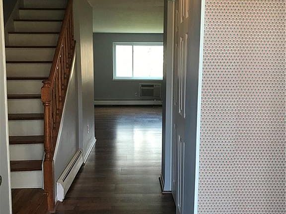 3rd image of 65 Carillon Dr #B