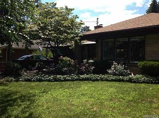 398 Hopkins Rd, Buffalo, NY 14221