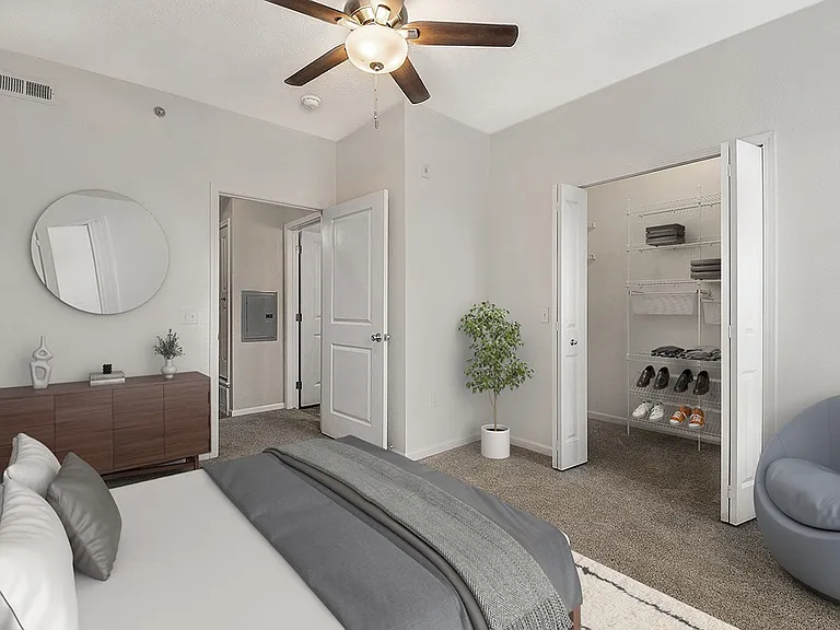 Lynbrook Apartments and Townhomes — Photo 5