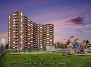 915 Elmsmere Rd #1106, Ottawa, ON K1J 8H8