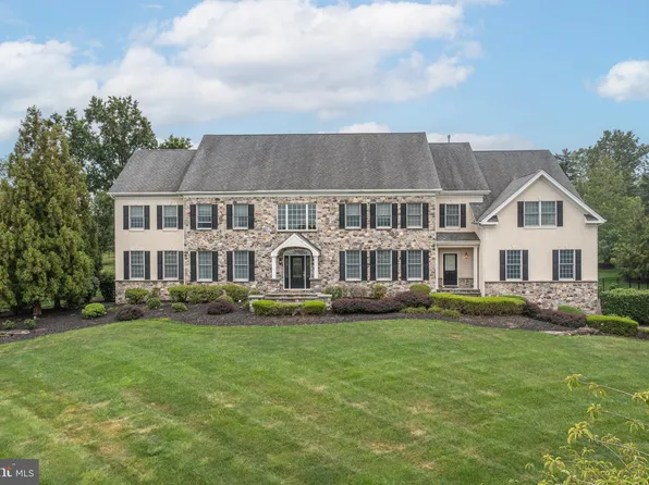 313 Matthews Ln, Newtown, PA 18940