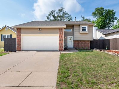 929 E Mona Cir, Wichita, KS, 67216