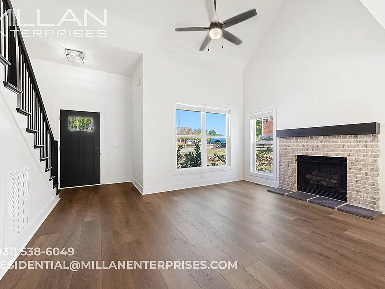 3509 Clover Hills Dr — Photo 3
