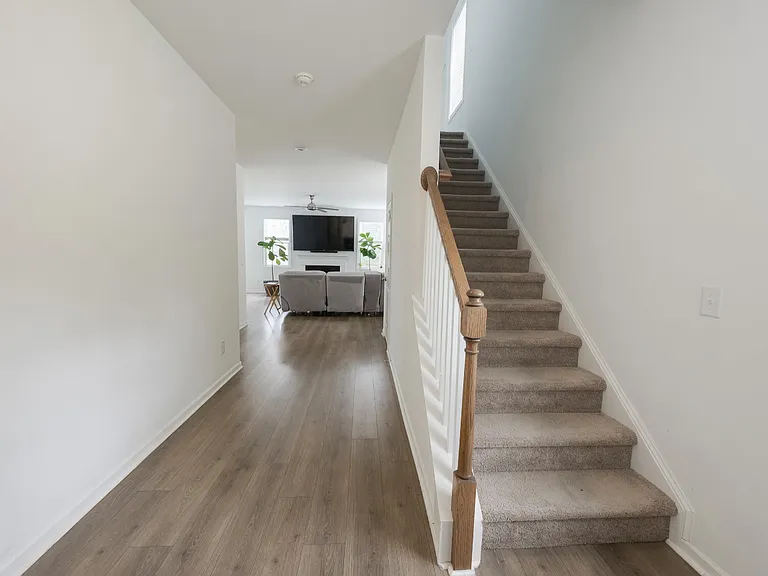 131 Alta Crest Ln — Photo 4