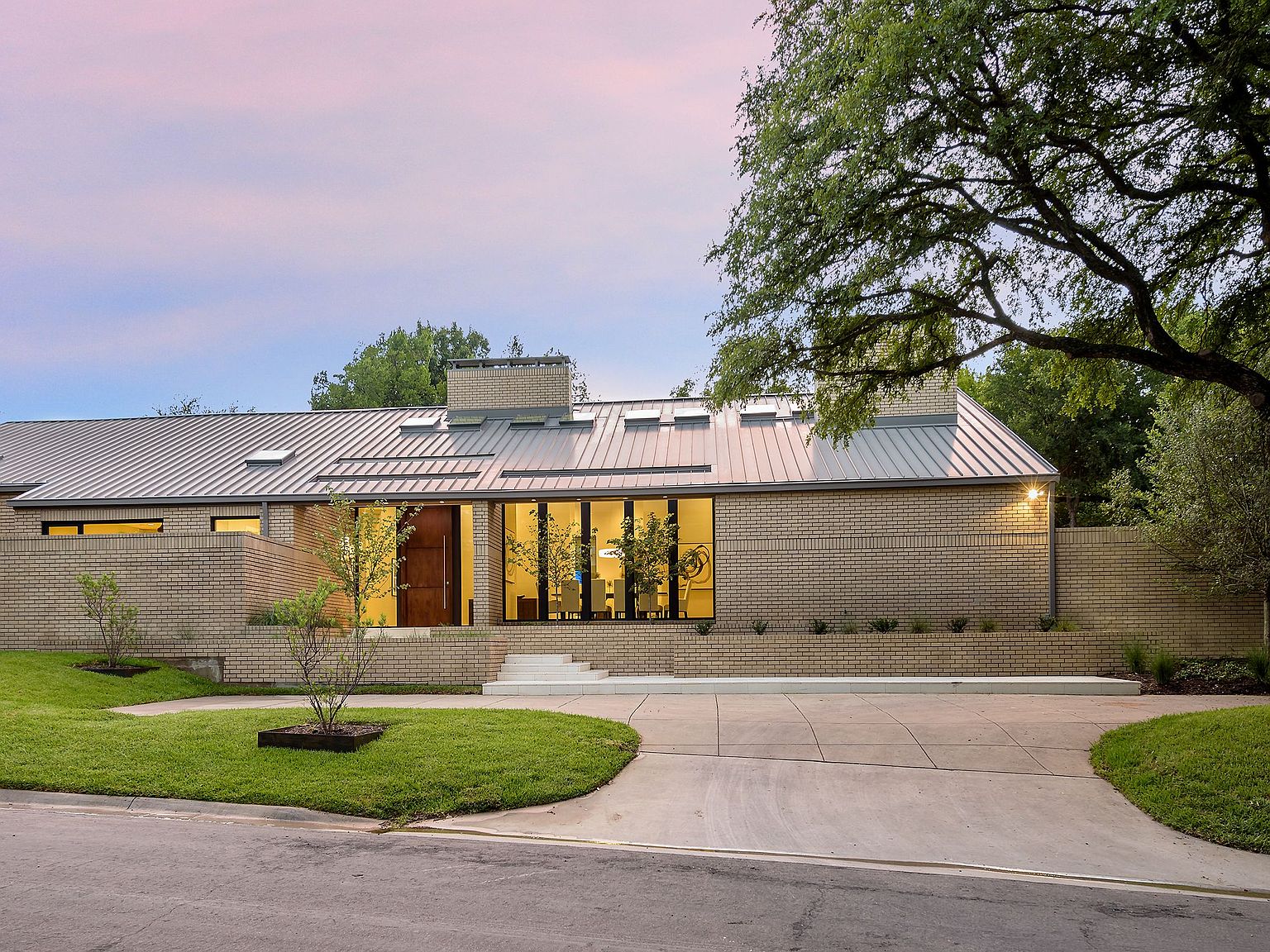 9119 Guernsey Ln, Dallas, TX 75220 | Zillow