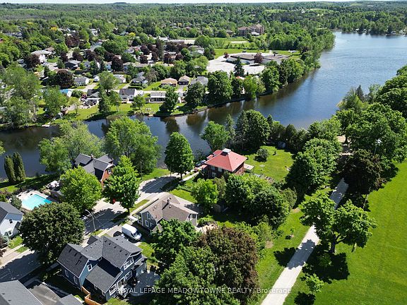 3rd image of 87 Lake Ave