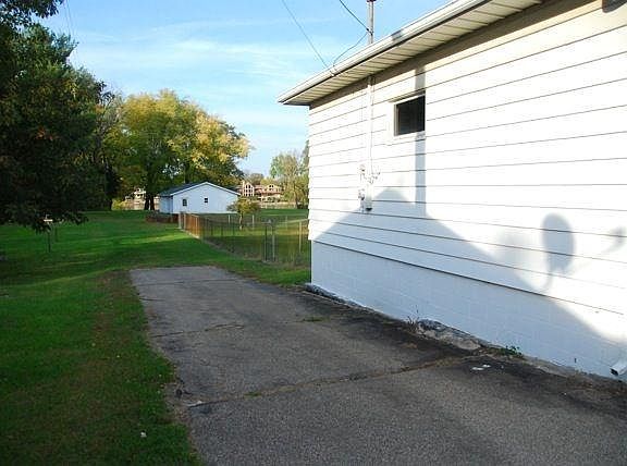 4th image of 21675 State Road 120