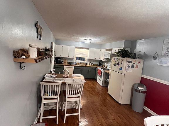 5th image of 410 Knobview Dr