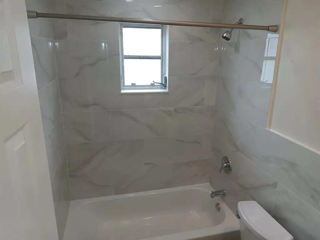 3 bed, 2.0 bath, 895 sqft, $2,650 — Photo 4
