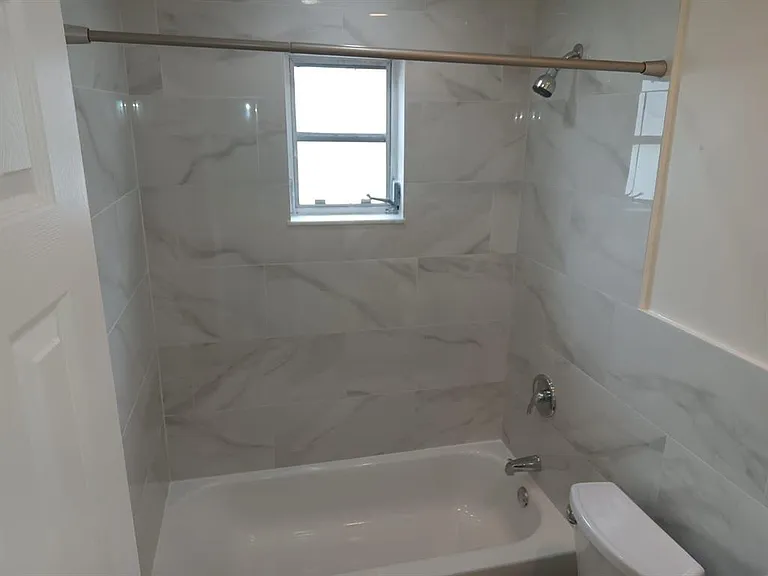 6300 SW 41st Pl — Photo 4
