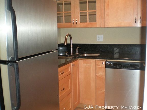 4th image of 15842 NE Leary Way