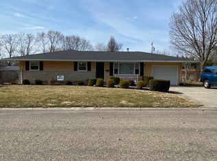413 Orchard Ln, Arthur, IL 61911