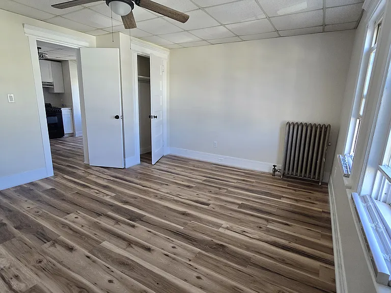 299 Maple St #3 — Photo 10