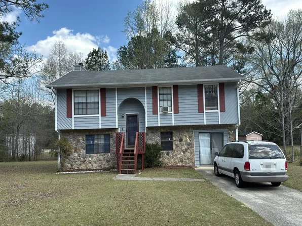 7125 Hania Dr, Fairburn, GA 30213