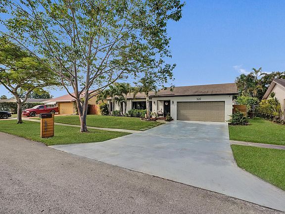 2nd image of 5017 SW 87TH Avenue