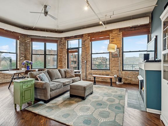 2nd image of 1400 N Milwaukee Ave APT 302