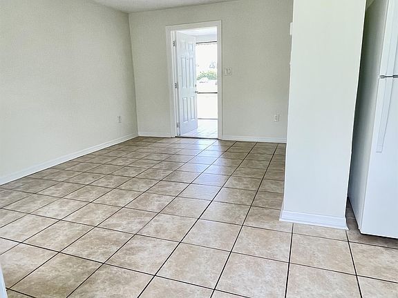 5th image of 230 SW 47th Ter #2