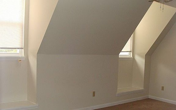 5th image of 2384 Gregory Dr