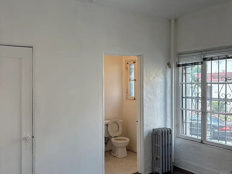 Brevort Hotel -6326 Lexington Ave. — Photo 28