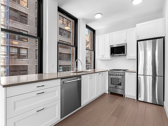 4th image of 315 7th Ave APT 8A