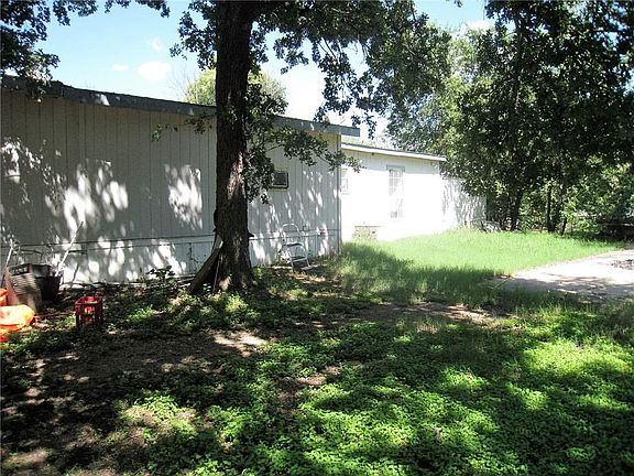 3rd image of 218 Bob White Dr