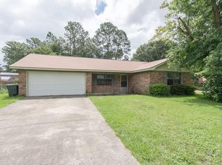 1043 Bacon Rd, Hinesville, GA 31313