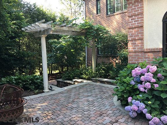 3rd image of 2643 Sleepy Hollow Dr