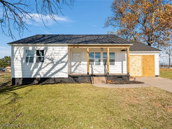 103 State Line Rd, Pocola, OK 74902