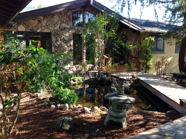 50 Everest Dr, Hollister, CA 95023