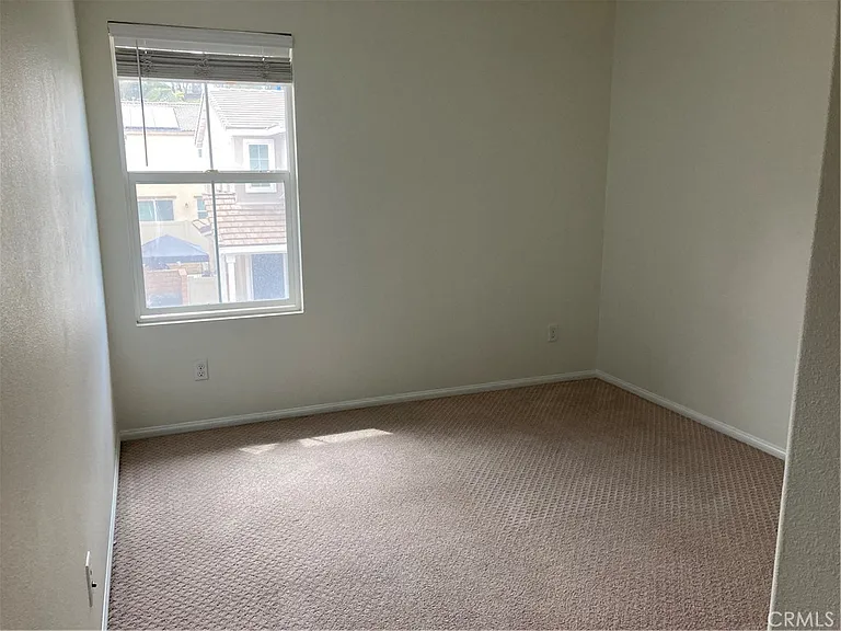 42744 Azure St — Photo 8
