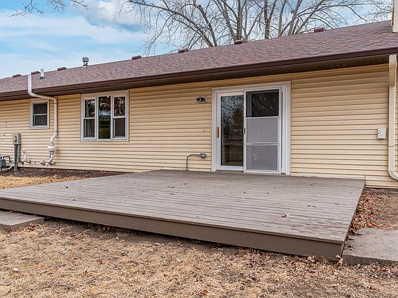 4th image of 5824 Oakbrook Rd