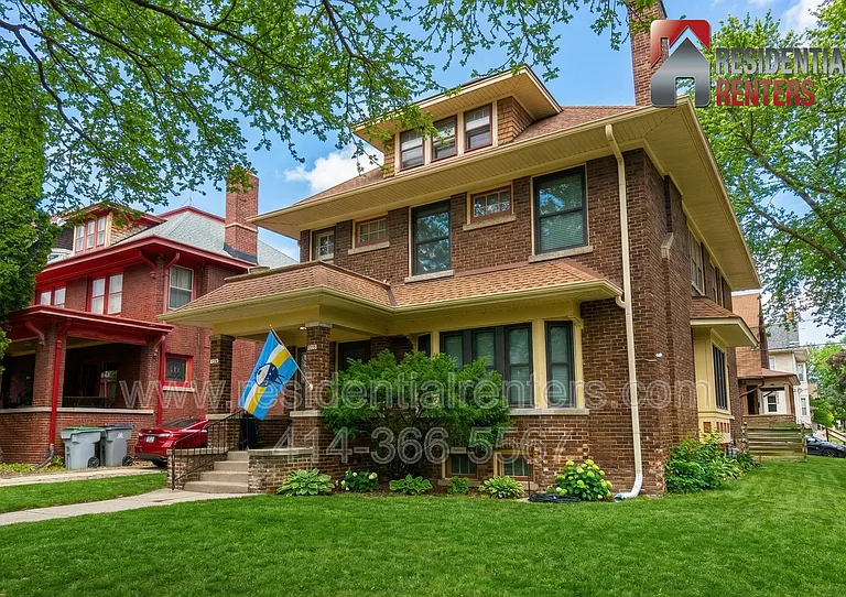 3002 N Frederick Ave — Photo 1