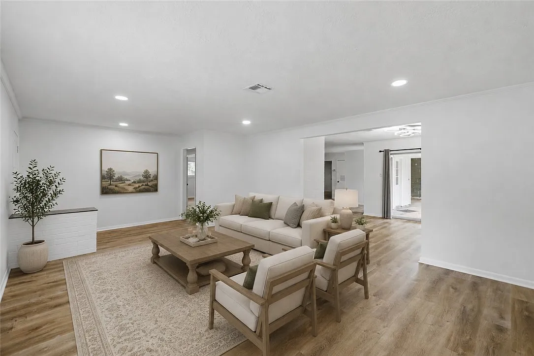 4 bed, 2172 sqft, $2,750 — Photo 2