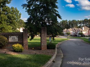 1352 21st Ave NE, Hickory, NC 28601